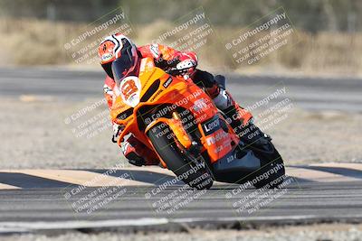 media/Dec-01-2025-Moto Forza (Mon) [[2daa91e15f]]/1-Advanced Group/Session 3 (Turn 3)/